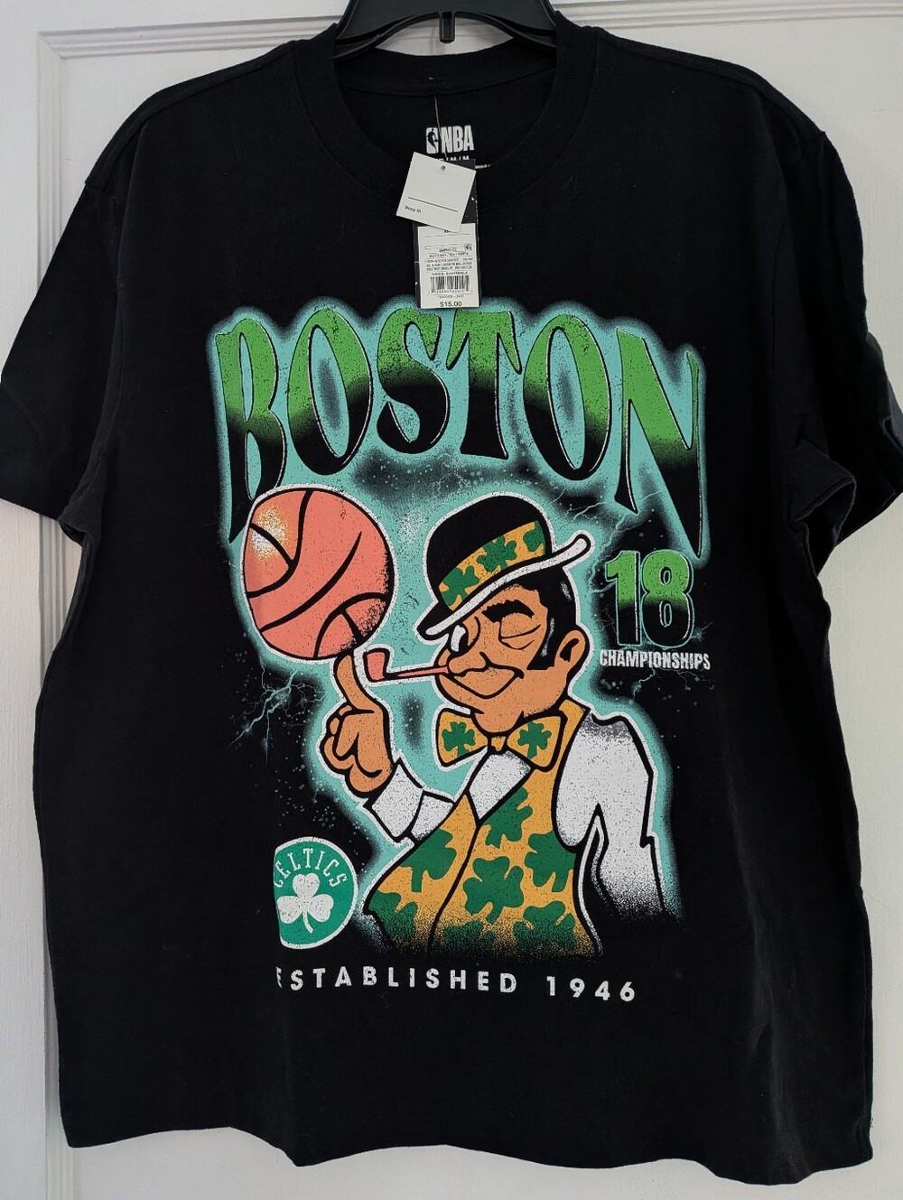 NBA Boston Celtics Black Short Sleeve Tshirt NEW Men's medium Boxy Fit